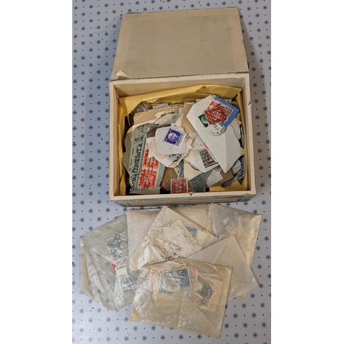 1013 - Mixed Lots; old cigar box with mixed world stamps, mainly older, loose and in packets. (100s)... 