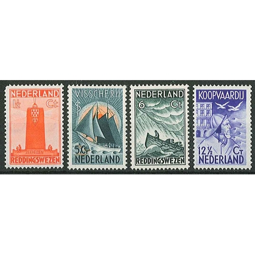 1931 - Netherlands; 1933 Seamen's Fund set (4) u.m. (blunt corner on 1½c). SG 413-6 (S.o.W. cat.&pou... 