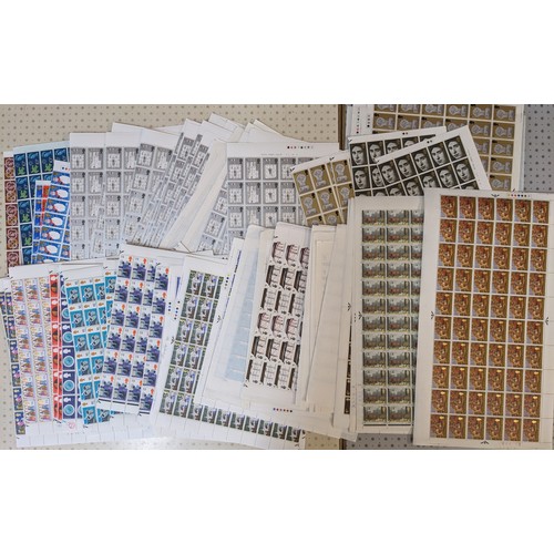 320 - UK; 1961-69 bundle of full u.m. sheets of commemoratives. Comprises; 1961 CEPT (2 sheets each of set... 