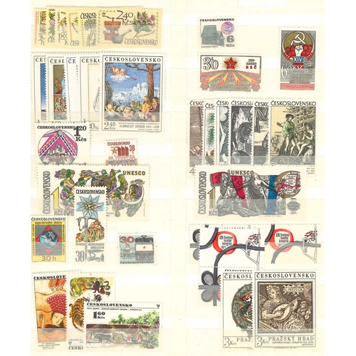 70 - Czechoslovakia; 1968-72, plus a few 1973-78, on stockleaves, nearly all-different u.m. sets, cat. c.... 