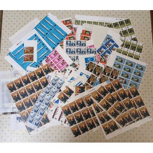 772 - UK Mixed Lots; mainly 1966-70 bundle of u.m. blocks (all smaller than quarter-sheet) of commems, no ... 