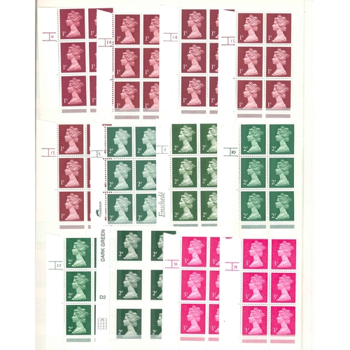 2815 - UK; 1971 etc Machin defins seln. of cylinder sixblocks between ½p and 8p. 35 different, face value £... 