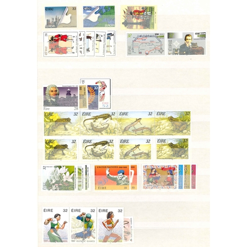 198 - Ireland; 1978-2001 u.m. collection on stockleaves, nearly all in sets, with minimal duplication. (Un... 