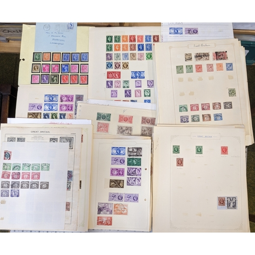 770 - UK Mixed Lots; big bundle of pages (almost 10cm deep) from many different collections. Very mixed ea... 