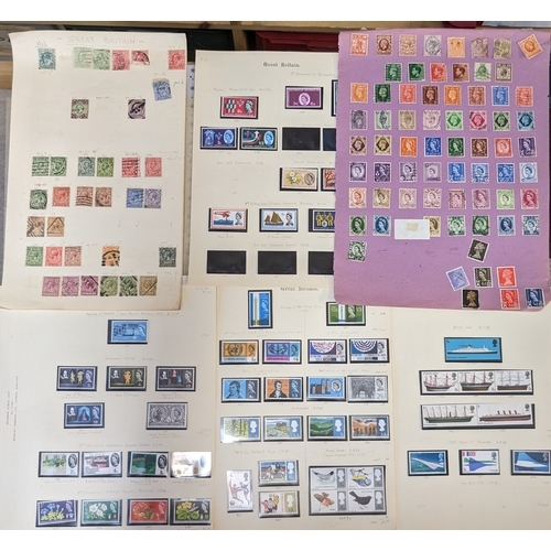 770 - UK Mixed Lots; big bundle of pages (almost 10cm deep) from many different collections. Very mixed ea... 