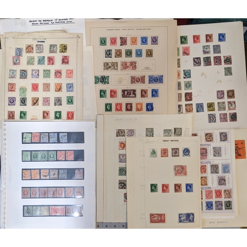 770 - UK Mixed Lots; big bundle of pages (almost 10cm deep) from many different collections. Very mixed ea... 