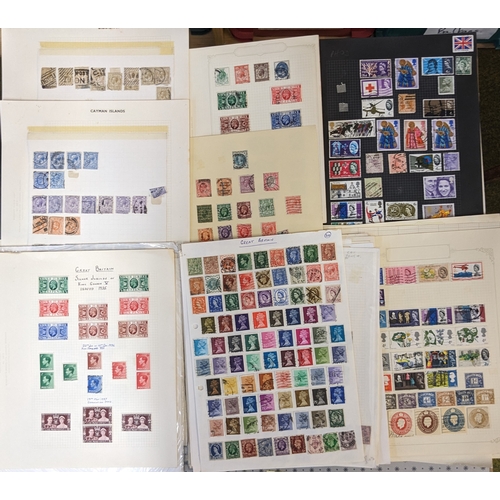 770 - UK Mixed Lots; big bundle of pages (almost 10cm deep) from many different collections. Very mixed ea... 