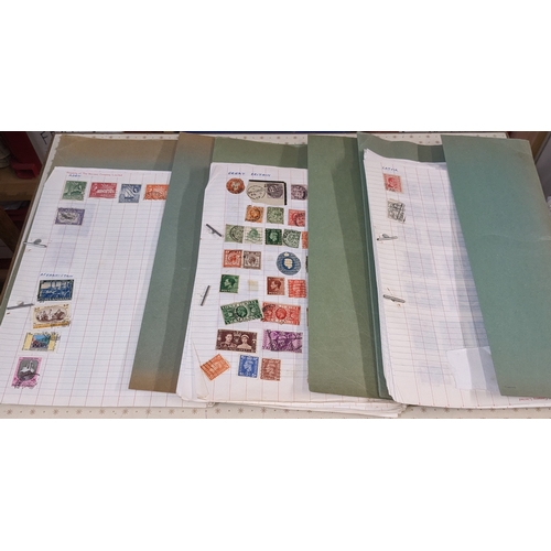 381 - Collections; world collection on loose pages, probably put together about 1960s-80s, and mainly comm... 