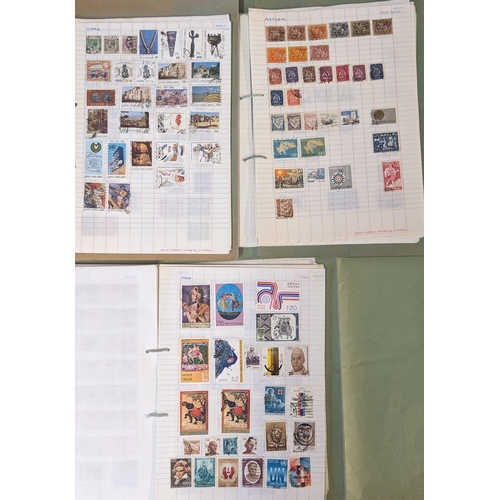 381 - Collections; world collection on loose pages, probably put together about 1960s-80s, and mainly comm... 