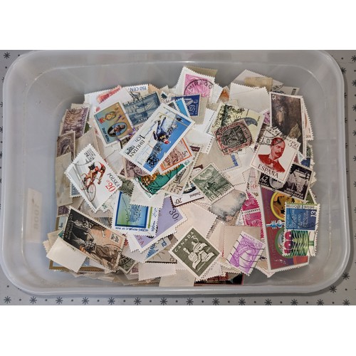 1009 - Mixed Lots; small box with about 120g net weight of loose world (non-UK) stamps. (1,000s)... 