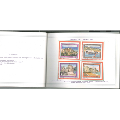 2018 - Italy; 1988 Year Pack containing 39 u.m. stamps, 4 postal stationery cards. Cat.£98+.... 