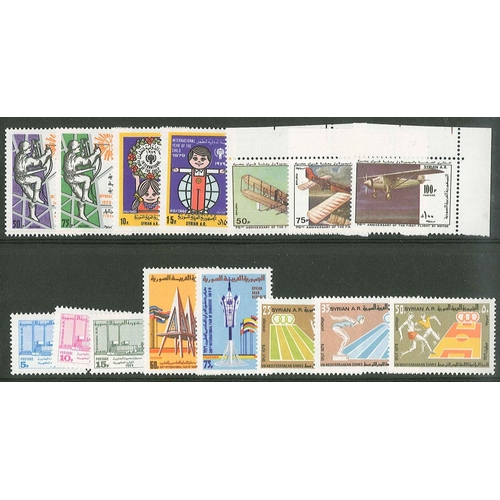 2472 - Syria; 1978-80 u.m. seln. of 31 different sets and 2 m.s., cat.£42.