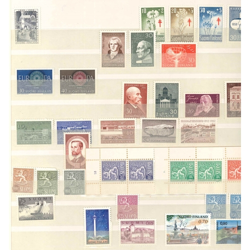 92 - Finland; 1917-72 mint colln. on stockleaves with 1931 Granberg l.m.m., many charity sets, etc. S.t.c... 