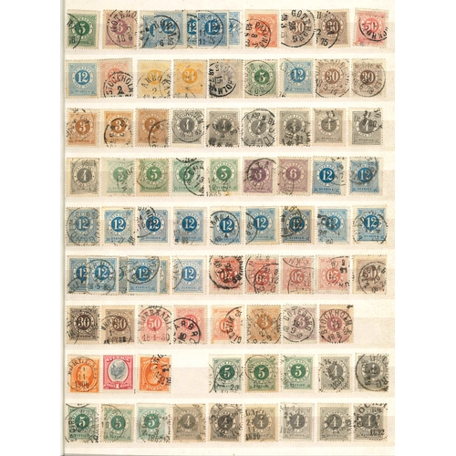 320 - Sweden; useful mix in stockbook of mainly defins. Includes (in order of appearance) range of Ring Ty... 