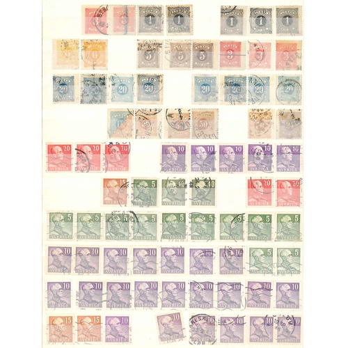 322 - Sweden; stockbook (32 sides) with duplicated mainly defins, majority used. Includes Ring Types (c.22... 