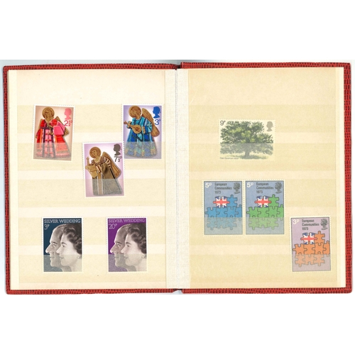 2963 - UK Presentation Packs; 1971-73 selection of 13 defins and 12 commem sets in little stockbook, with l... 