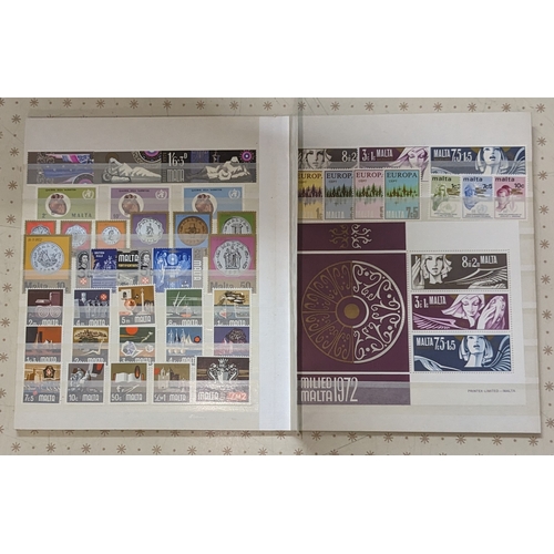 2107 - Malta; 1964-78 u.m. collection on stockleaves. Not checked, but probably close to complete. (c.285, ... 