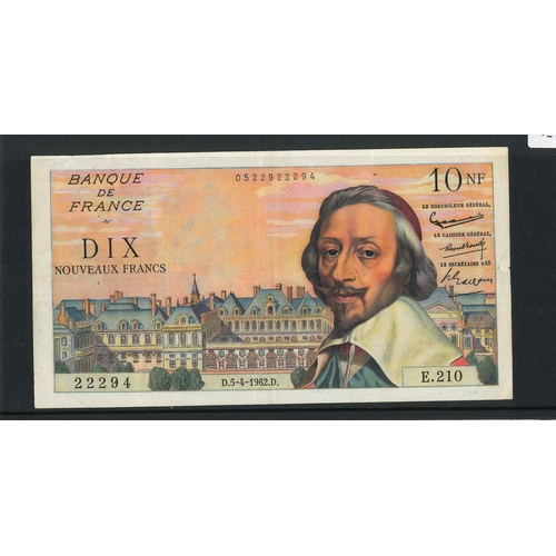 Lot 2052      