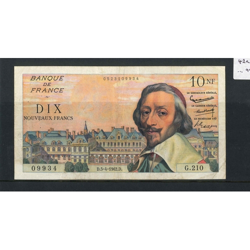 64 - Banknotes; France; 1962 10 New Francs, about F (pinholes), Krause 142.... 