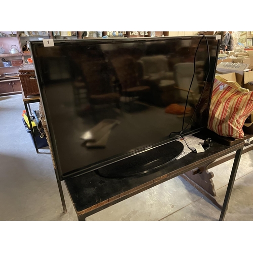 1 - SAMSUNG FLAT SCREEN TV