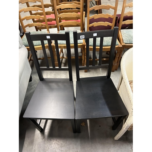 452 - x2 BLACK CHAIRS