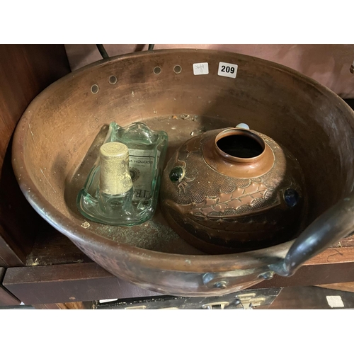 209 - LARGE COPPER POT & LAMPSHADE