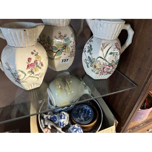 737 - x3 ASSORTED FLORAL JUGS JUGS