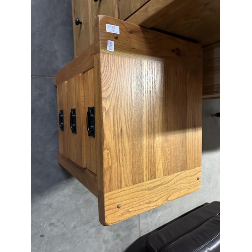 994B - OAK BEDSIDE CABINET