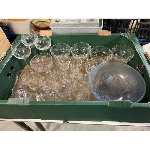 31 - ASSORTED GLASSWARE