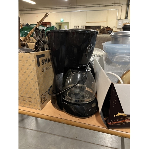 11 - COFFEE MACHINE & STEAMER