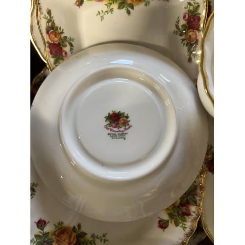 119 - ROYAL ALBERT OLD COUNTRY ROSES TE SET & OTHER DECORATIVE ITEMS