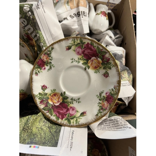 6 - ROYAL ALBERT OLD COUNTRY ROSE TEA SET