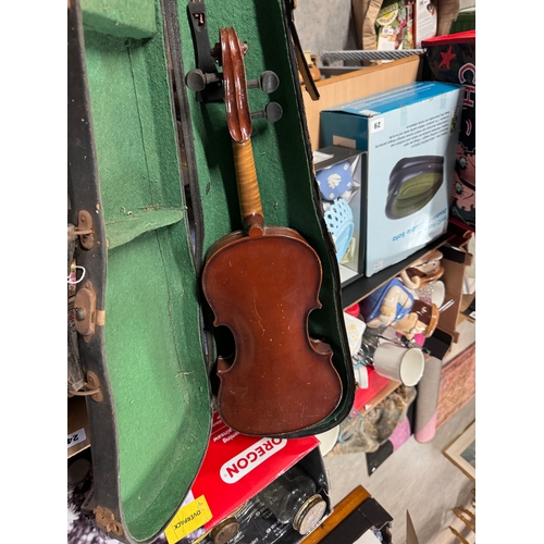 25 - OLD VIOLIN & CASE (A/F)