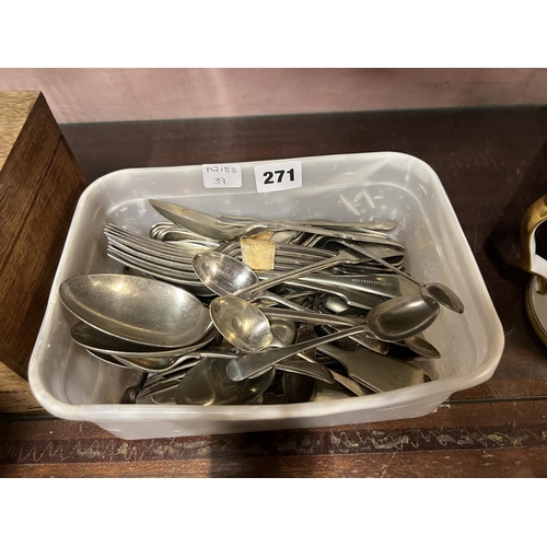 271 - QUANTITY OF SPOONS