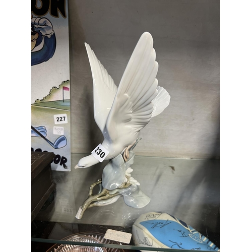 230 - LADRO TURTLE DOVE FIGURE