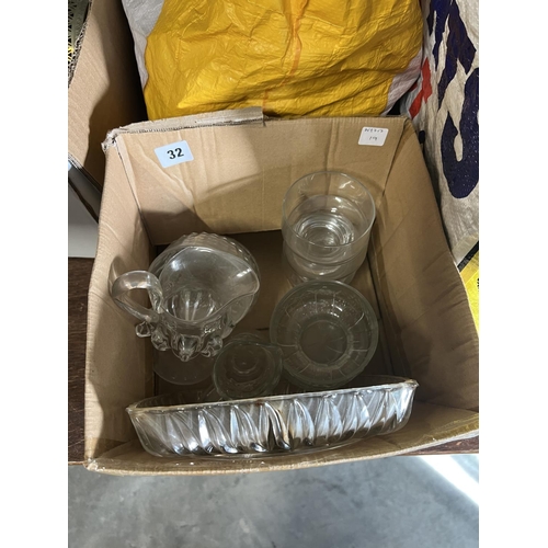 32 - QUANTITY OF GLASSWARE