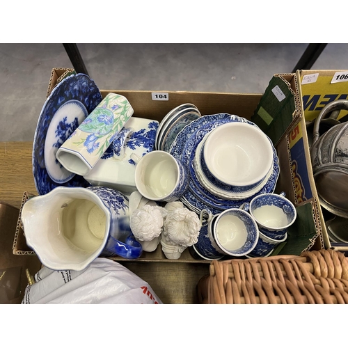 104 - MIXED BLUE & WHITE CHINA