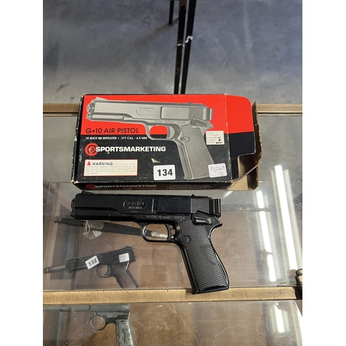 134 - G10 AIRPISTOL IN ORIGINAL BOX