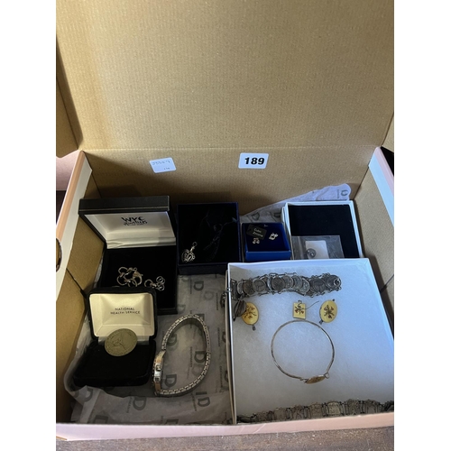 189 - BOX OF JEWELLERY