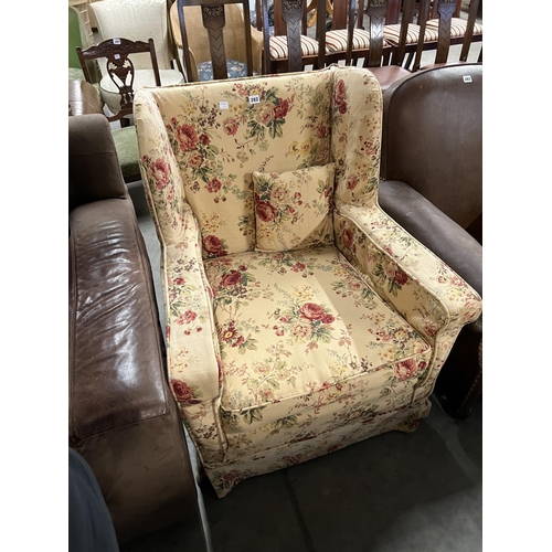 282 - ARMCHAIR