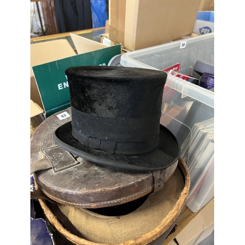 82 - TOP HAT WITH LEATHER BOX