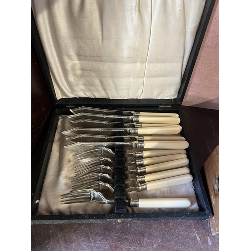 191 - MATCHING KNIFE & FORK SET IN BOX