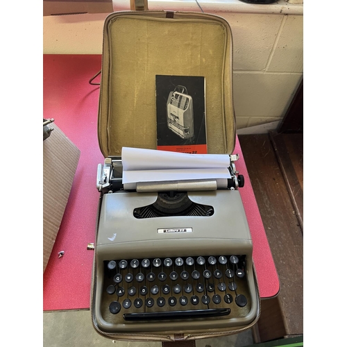 193 - OLD TYPEWRITER