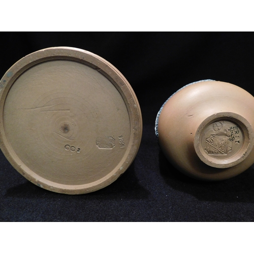 238 - Lot of 2 x Doulton Silicone vases - 1 dated 1884
-heights 17½cm & 16cm (7