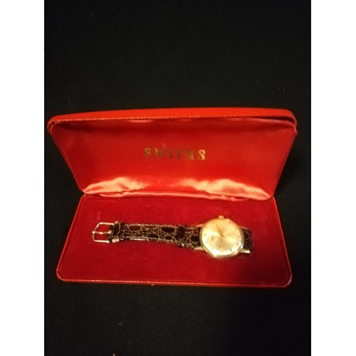 40 - 9ct gold cased Smiths Astral national 17 wristwatch in original box