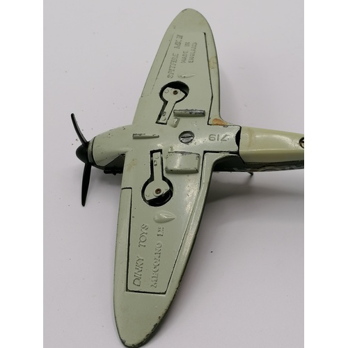 35 - Dinky #719 Spitfire Mk.II