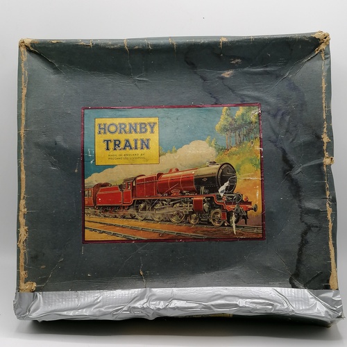 99 - Hornby train tin plate boxed O Gauge M1 passenger set - engine runs