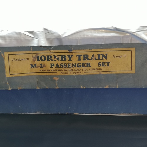 99 - Hornby train tin plate boxed O Gauge M1 passenger set - engine runs