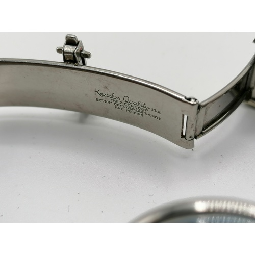 165 - Gents stainless steel Sandoz wristwatch on metal bracelet (running)