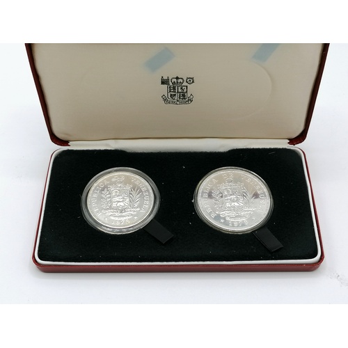 192 - 1975 Venezuela cased silver 25 & 50 Bolivares coins (Jaguar & Giant armadillo)